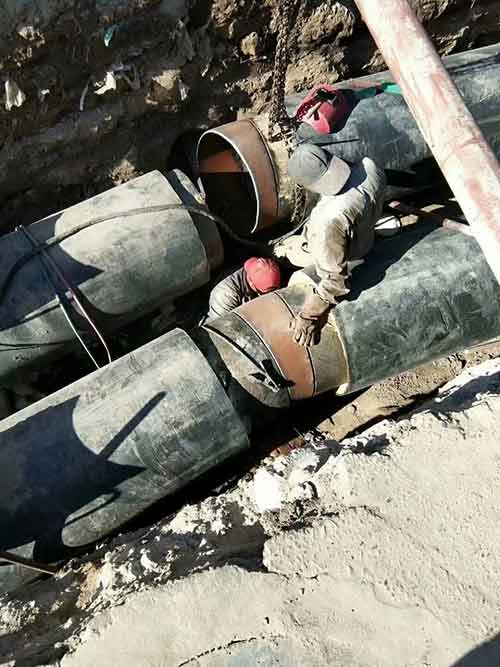 南京聚脲噴涂 管道防腐施工H系列噴涂機(圖1) 管道接口聚脲噴涂防腐施工案例